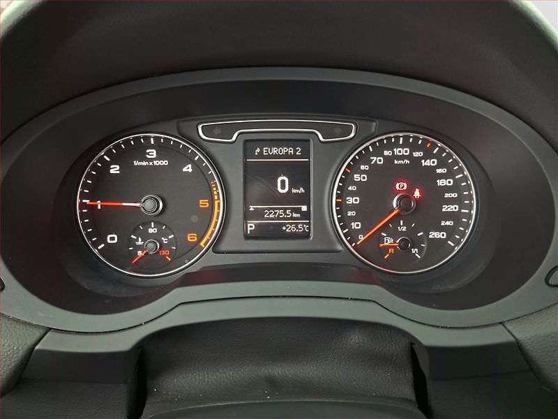 Audi Q3 (2013) 2.0 TDI, 4X4, Automat, Navi - fotka 11 z 16