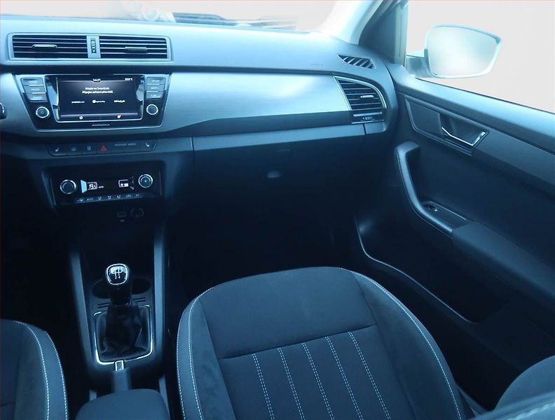 Škoda Fabia (2021) Style 1.0 TSI, ČR,1.maj - fotka 8 z 17
