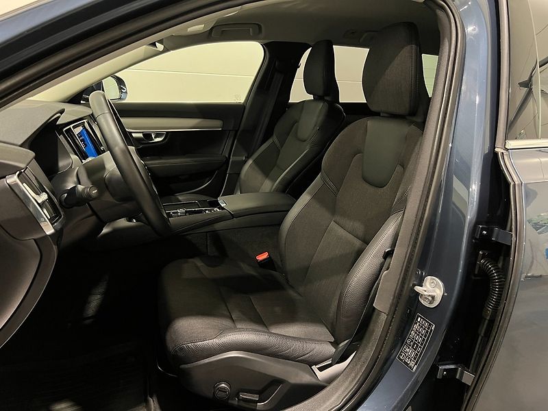 Volvo V90 Recharge T6 Core Kamera BLIS - fotka 7 z 23