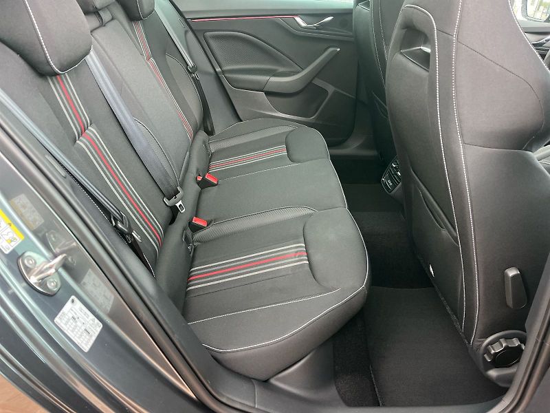 Škoda Kamiq (2026) 1.0 TSI 85 KW DSG Monte Carlo - fotka 13 z 27