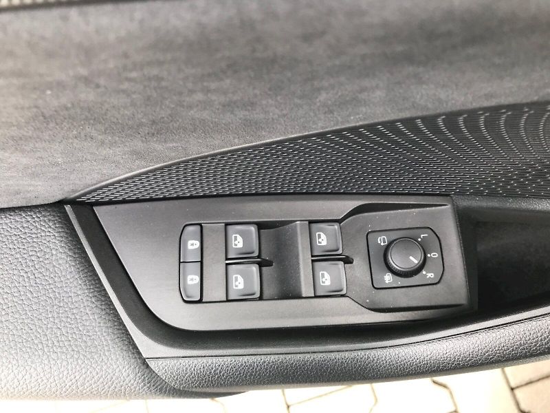 Škoda Octavia (2025) COMBI RS 2,0 TSI 195 KW 7-STUP - fotka 16 z 31