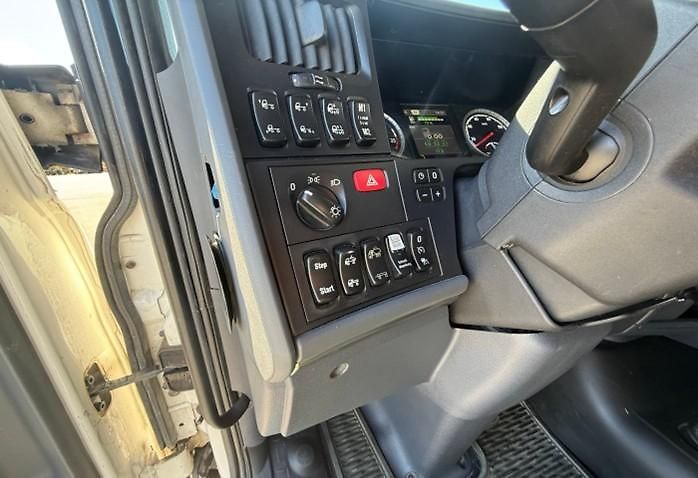Scania (2015) R 580 6x4 tahač + návěs MIX - fotka 13 z 18