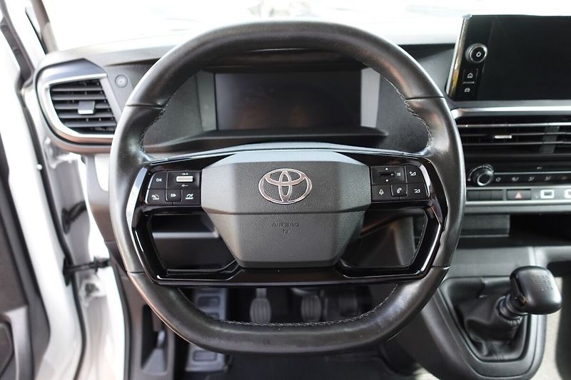 Toyota ProAce 2.0 D-4D 140k L1 Business - fotka 17 z 28