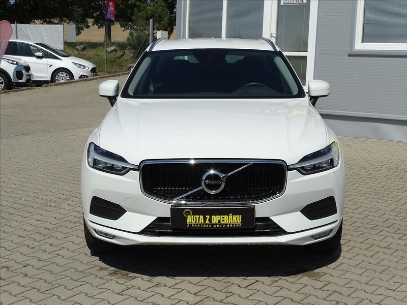 Volvo XC60 2,0 D3 Momentum MAN ČR - fotka 2 z 22