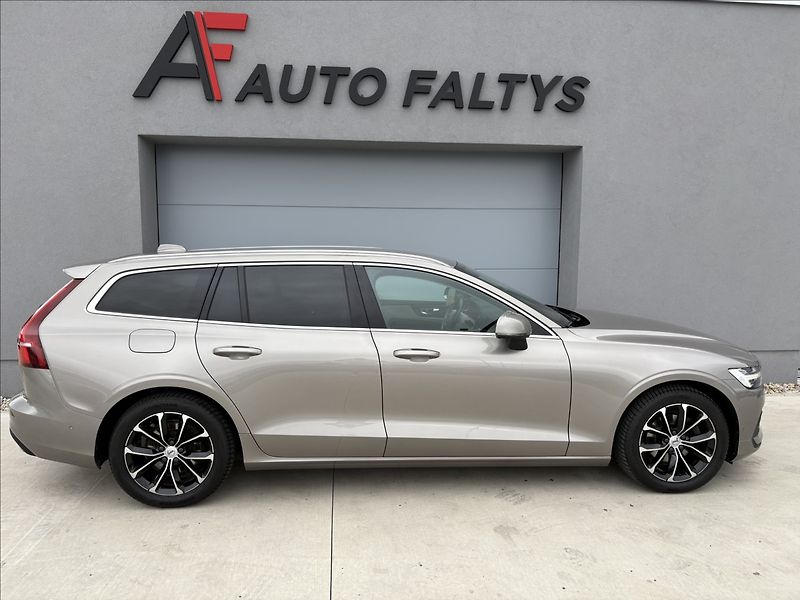 Volvo V60 2,0 D3 110 KW MOMENTUM MANUAL - fotka 2 z 26