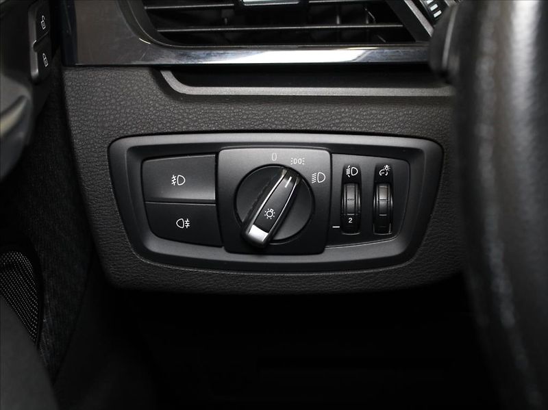 BMW X1 2,0 18d xDrive 115tkm.2.maj.ČR - fotka 20 z 24