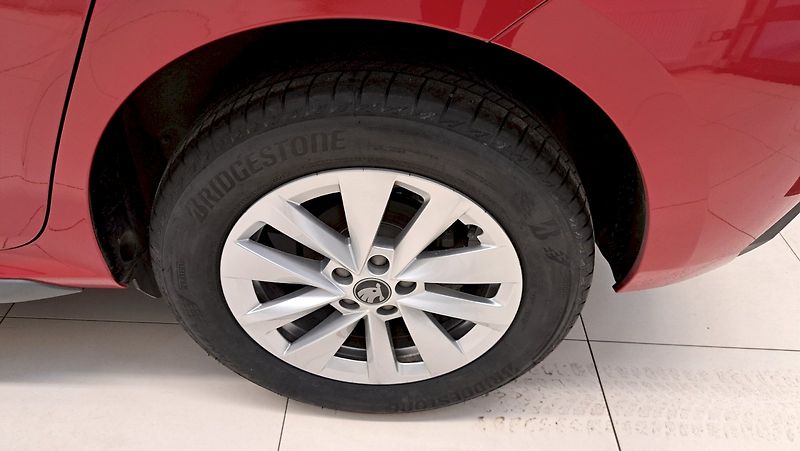 Škoda Kamiq (2025) Top Selection 1,0 TSI 85 kW - fotka 20 z 23