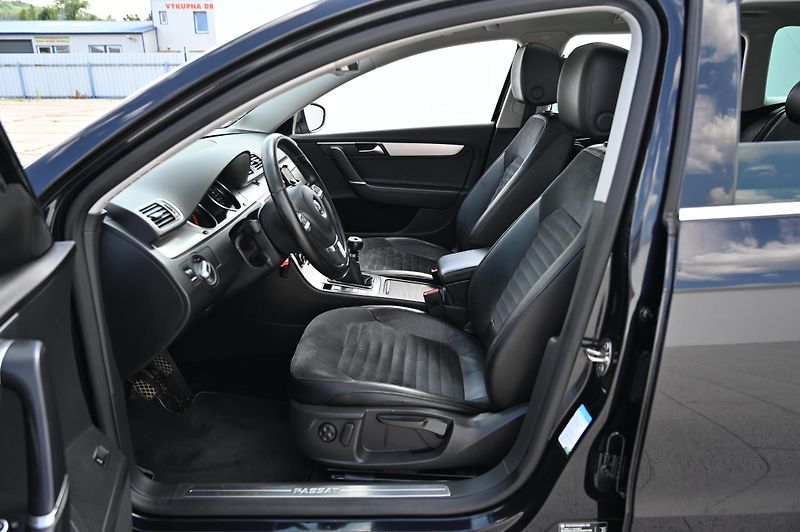 Volkswagen Passat Variant 2.0TDI 103KW Highline  - fotka 28 z 52