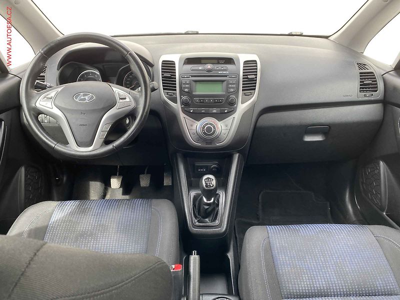Hyundai ix20 (2013) 1.4i, AC, +kola - fotka 8 z 15