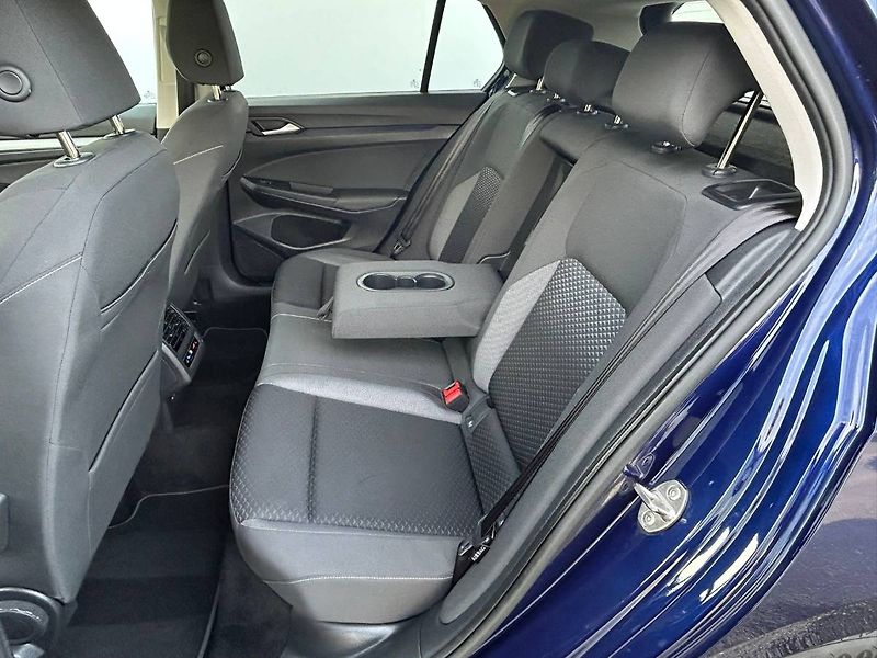 Volkswagen Golf (2022) 1.5 TSI 110 kW Webasto  Záruka - fotka 7 z 34