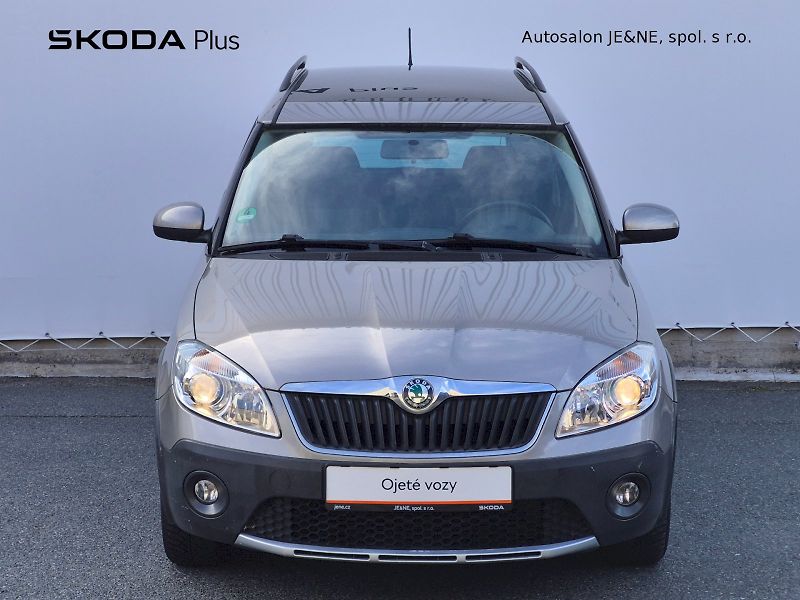 Škoda Roomster (2012) Scout 1.6 TDI 66 kW - fotka 4 z 23