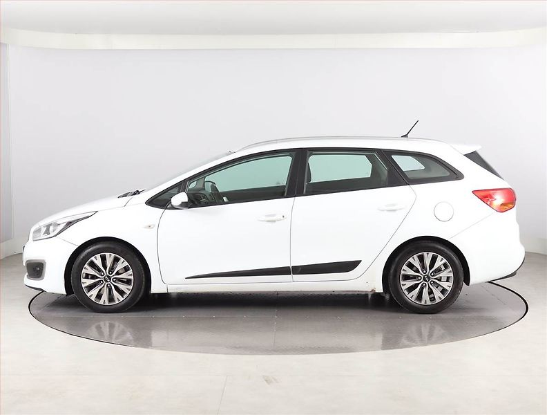 Kia Ceed (2015) 1.4 CRDi, po STK - fotka 3 z 17
