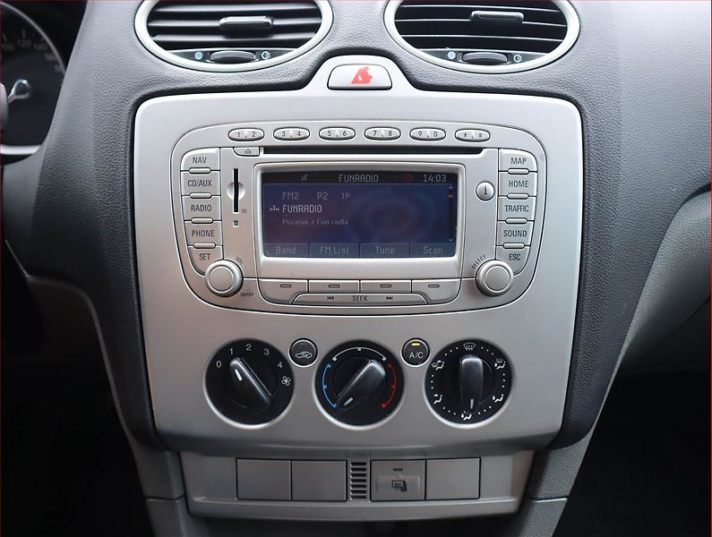 Ford Focus (2008) 1.6 TDCi, nová STK - fotka 12 z 15