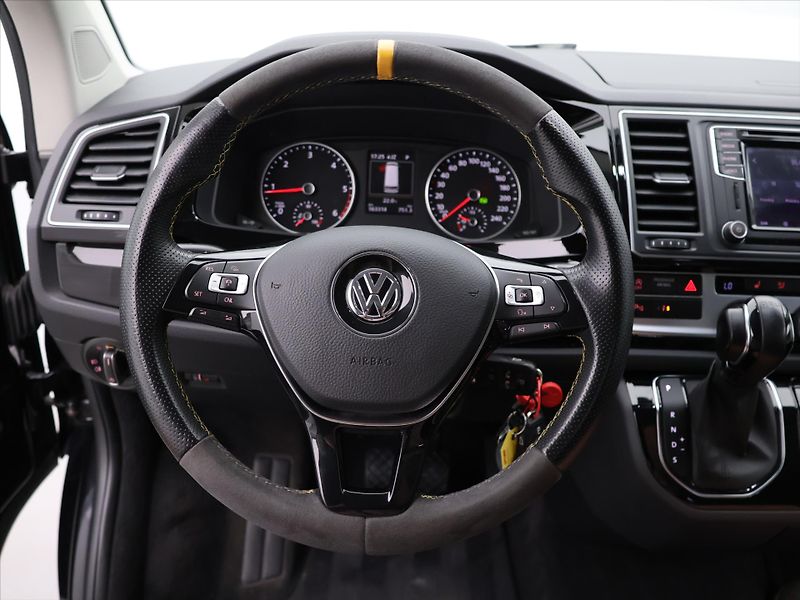 Volkswagen Multivan 2,0 TDI 146kW Highline DSG CZ - fotka 20 z 36