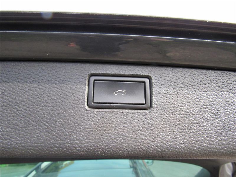 Volkswagen Passat 1,6 TDi 77kW Variant - fotka 27 z 30