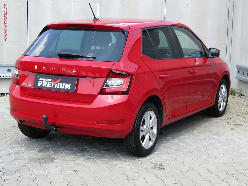 Škoda Fabia (2020) 1.0 TSI, 2.maj,ČR, Style, TZ - fotka 4 z 21