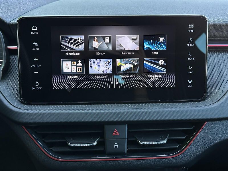 Škoda Scala 1.5TSi Monte Carlo 150PS NAVI - fotka 38 z 56