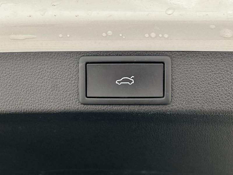 Škoda Octavia 1.5 TSI Top selection - fotka 25 z 29