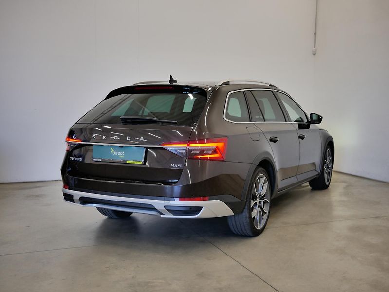 Škoda Superb - fotka 2 z 26