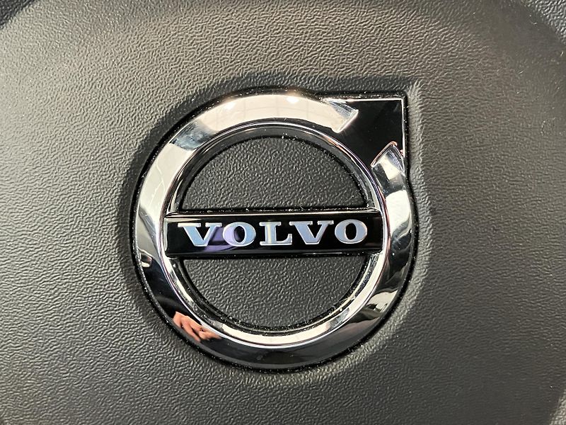 Volvo XC90 B5 AWD R-Design AT8, ČR - fotka 46 z 49