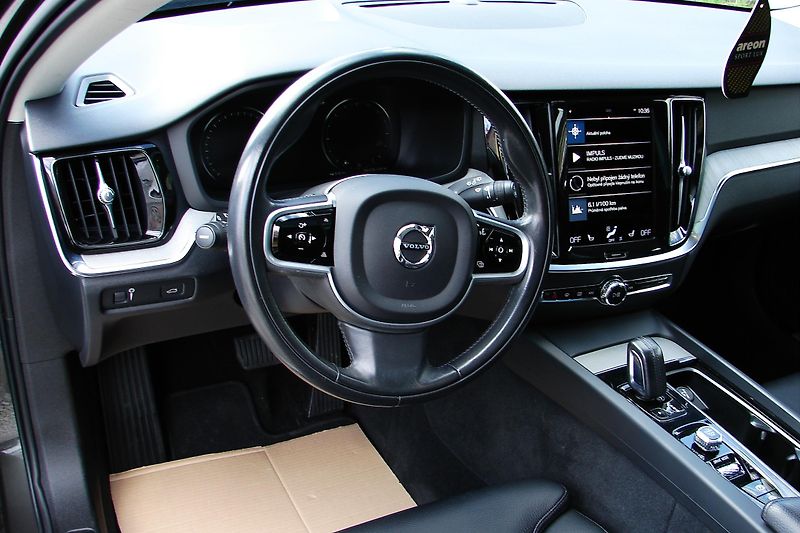 Volvo V60 CC 2.0B4 AWD MildHybrid ZADÁN! - fotka 16 z 46