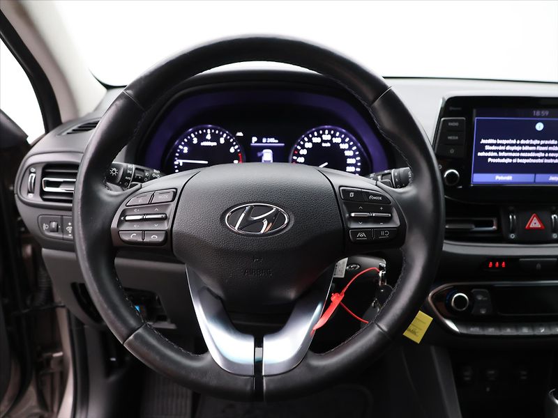 Hyundai i30 1,0 T-GDI 88kW Style DCT CZ DP - fotka 17 z 35