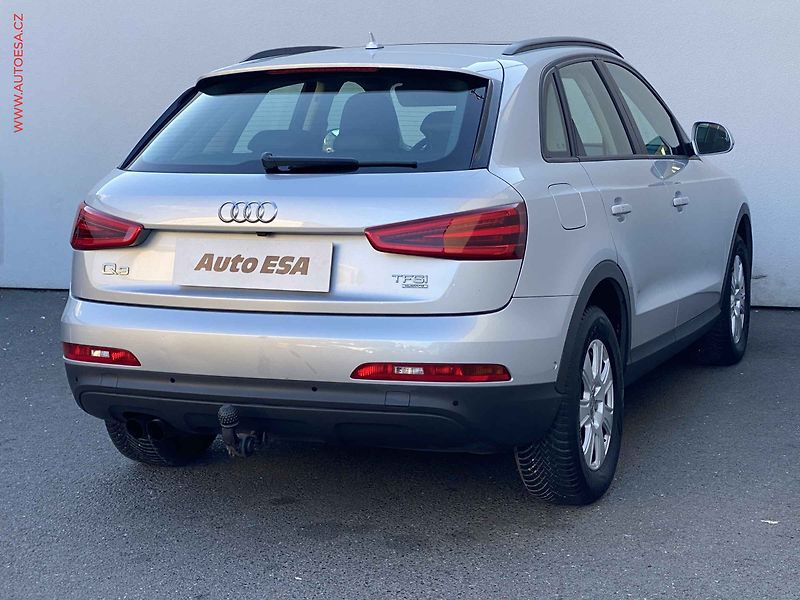 Audi Q3 (2012) 2.0 TFSi quattro, AT, bixen - fotka 4 z 20