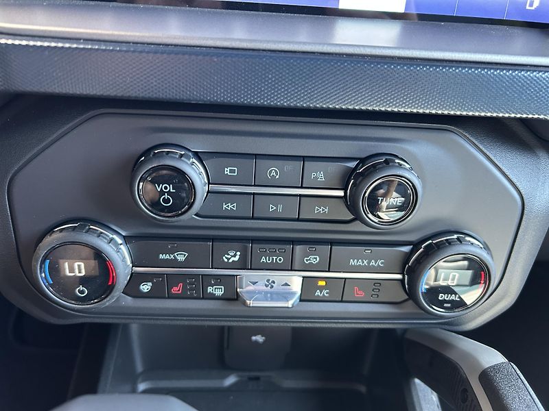 Ford Bronco 2.7 EcoBoost 246kW OUTER BANKS - fotka 32 z 36