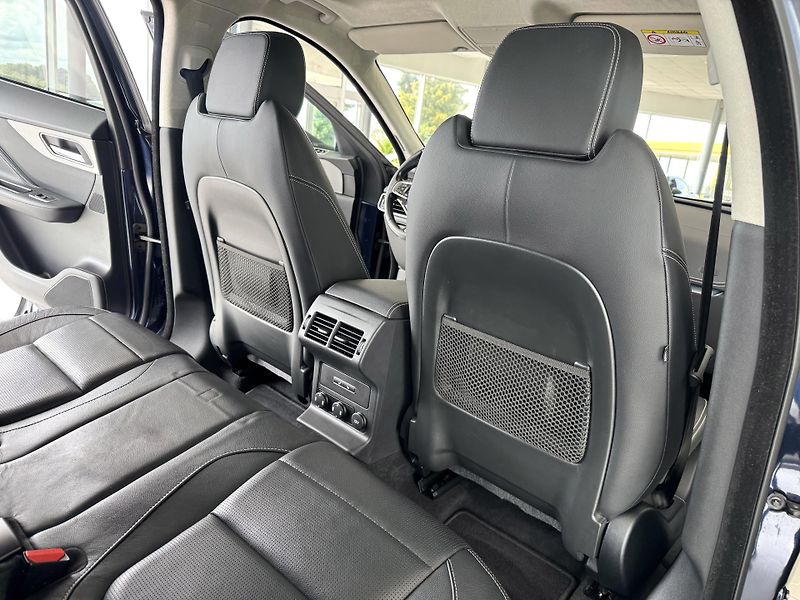 Jaguar F-Pace 30d S*AWD*Max.Výb*REZERVACE! - fotka 18 z 43