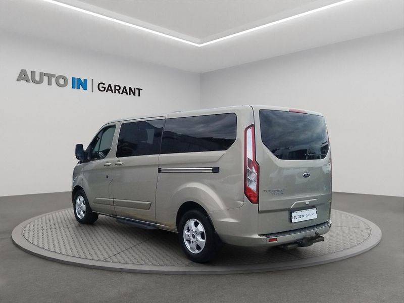 Ford Tourneo Custom (2017) Titanium L2 96kW, 1MAJ, ČR, ta - fotka 4 z 17