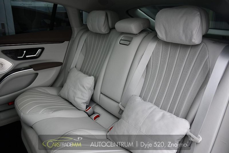 Mercedes-Benz EQS 580 4M HYPERSCREEN K360° 1M - fotka 14 z 59