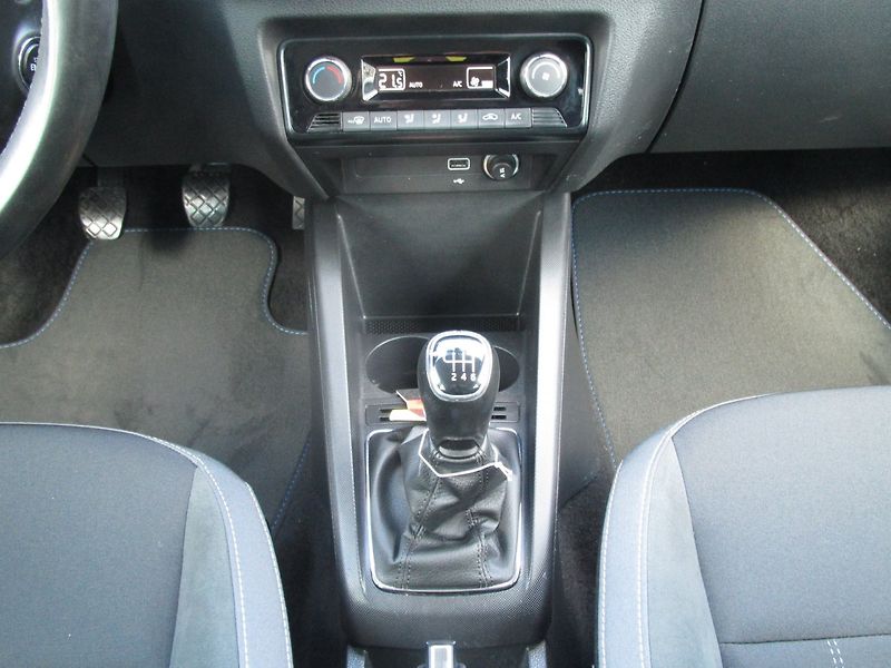 Škoda Fabia 1.0 TSI - fotka 14 z 18