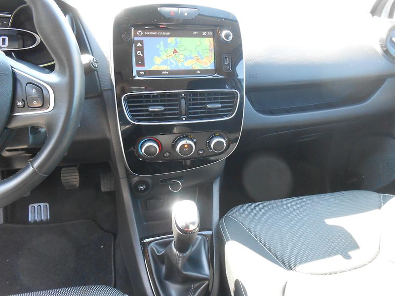 Renault Clio 1.5DCi,80TKm, NAVI,CHROM - fotka 32 z 42