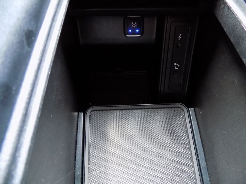 Mercedes-Benz Třídy V (2021) 300d/4Matic/Long/AMG/AirMatic/ - fotka 40 z 49