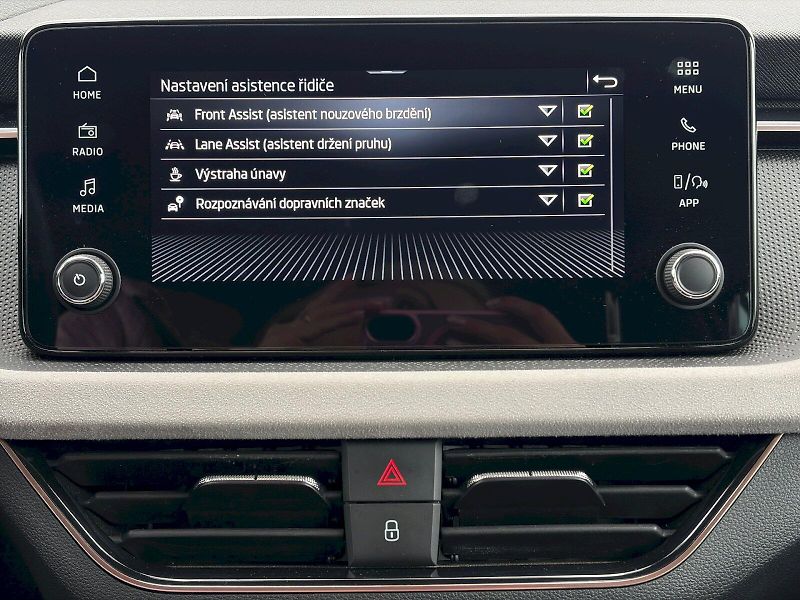 Škoda Kamiq (2024) 1.5 TSI / 110 kW / TOP SELECTI - fotka 27 z 34