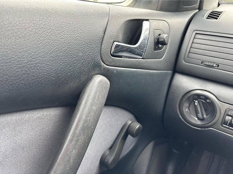 Škoda Octavia A 1,9 TDI 66 kW AMBIENTE - fotka 19 z 30
