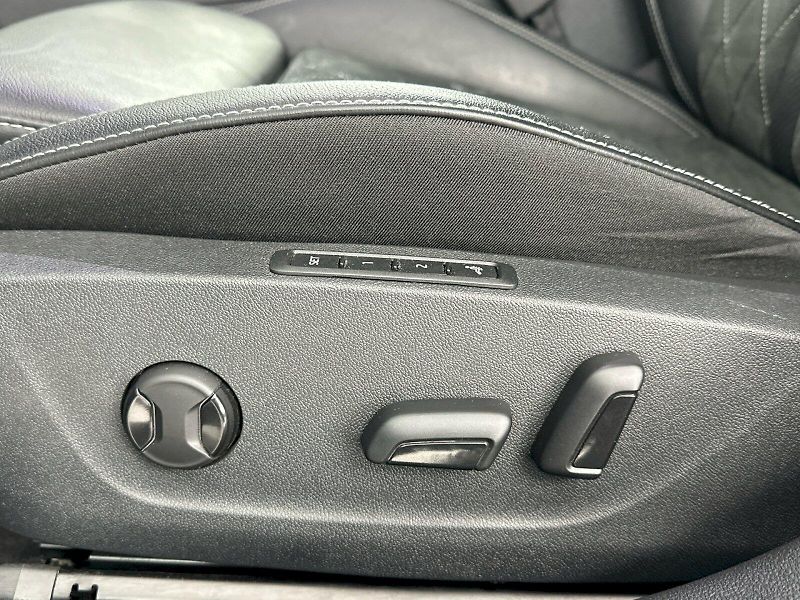 Škoda Octavia (2023) Combi 2.0 TSI 180 kW RS - fotka 33 z 40