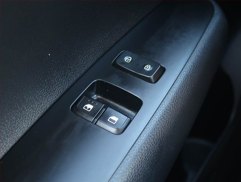Kia Picanto (2018) 1.0 CVVT, Serv.kniha - fotka 14 z 16