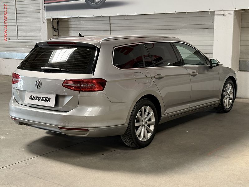 Volkswagen Passat (2016) 2.0 TDI, LED, masáž - fotka 6 z 14