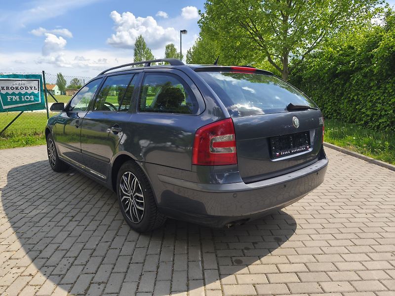 Škoda Octavia 2.0 FSI kombi Elegance LPG - fotka 7 z 29