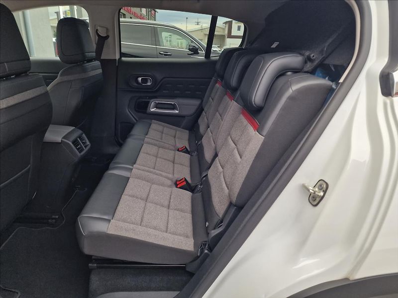 Citroën C5 Aircross 1.6 HYBRID 225 EAT8 FEEL PACK - fotka 17 z 48