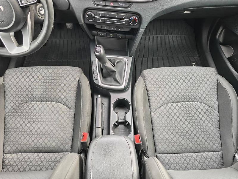 Kia Ceed SPIN 1,5 T-GDi - fotka 9 z 21