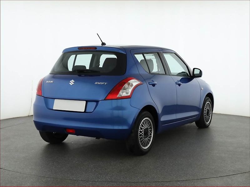 Suzuki Swift (2015) 1.2 - fotka 5 z 15