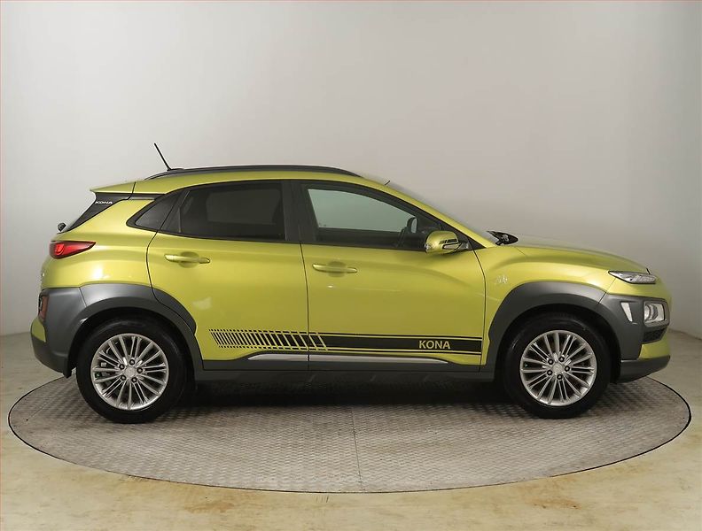 Hyundai Kona (2020) Mystic 1.0 T-GDI, Kůže - fotka 6 z 19