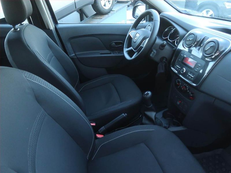 Dacia Sandero (2018) 1.0 SCe, Serv.kniha - fotka 9 z 13