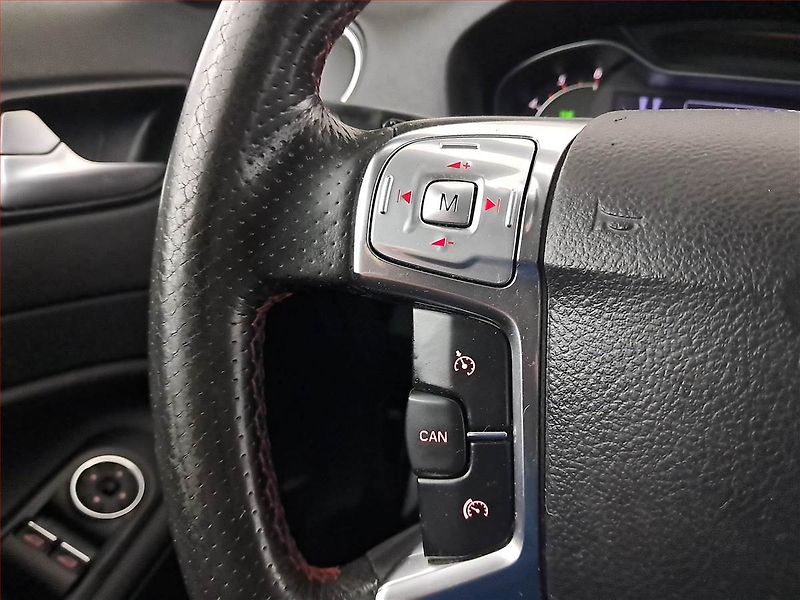 Ford Mondeo (2011) 2.2 TDCi, Xenony, Tempomat - fotka 16 z 18