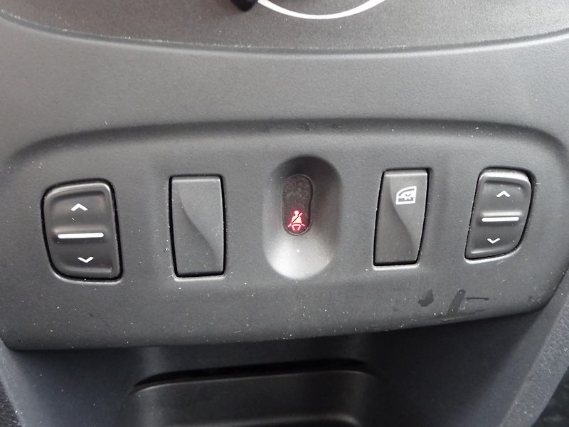 Dacia Sandero 1.2 55kW 2.MAJITEL ČR KLIMA - fotka 15 z 22