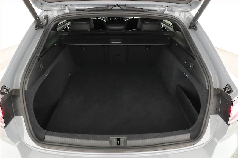 Volkswagen Arteon (2023) R-line 2.0 TDI - fotka 19 z 20