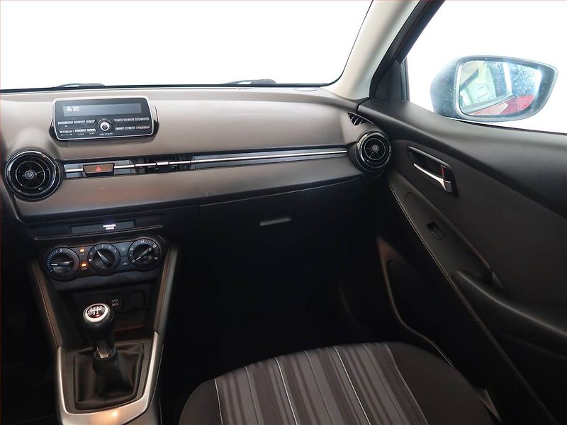 Mazda 2 (2017) 1.5 16V, Serv.kniha - fotka 8 z 15