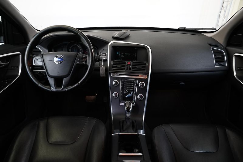 Volvo XC60 - fotka 5 z 27